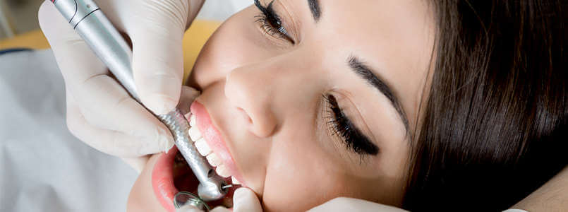 Zahnfüllung: Material, Behandlungsablauf & Kosten